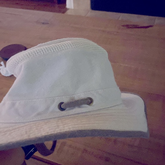 Tilley hat 7 1/8 - Picture 6 of 7